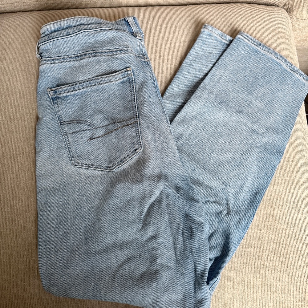 American Eagle Outfitters Mom Straight Jean